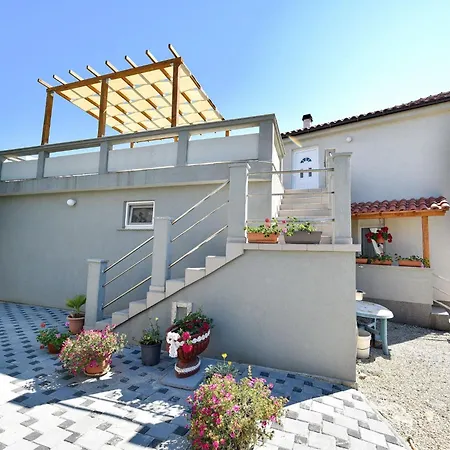 Radicevic By Interhome Apartman